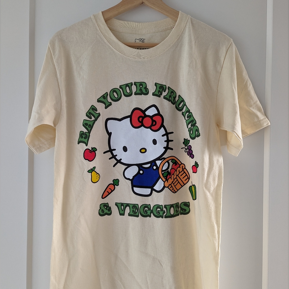 BNWT Hello Kitty Eat Your Fruits & Veggies Cotton T-Shirt - Size Small